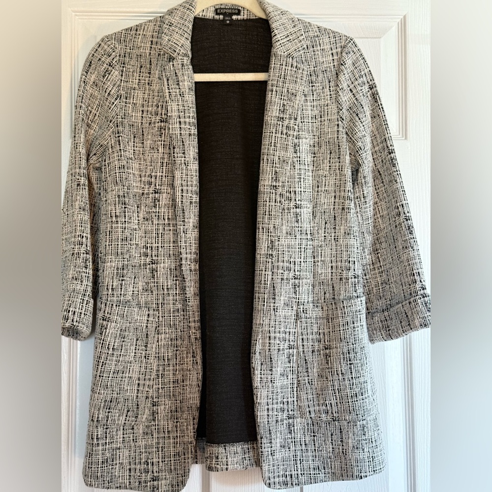 Longer open blazer by express blazer. Light weight.